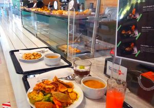 Food behind glass at O Canteiro in Setubal