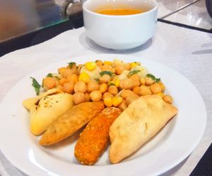 Soup, salad and 4 pastries menu at O Canteiro in Setubal