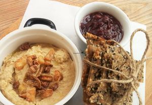 hummus at Czerwony Piec in Gdynia