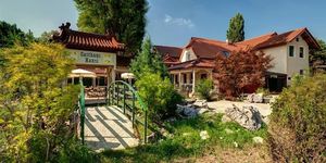 entrance at Gasthaus Hansi in Vienna