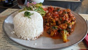 Reispfanne "Vegetarisch" veganisiert at Kamino in Heiligenhafen