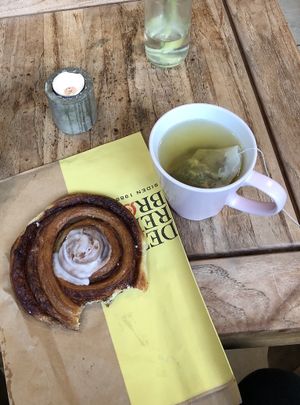 Delicious vegan cinnamon swirl and a mint tea  at Det Rene Brød - Kronprinsessegade in Copenhagen