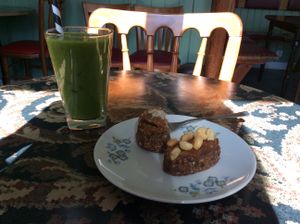 Green smoothie, raw ginger cake and Snickers bar at Cafe Ilmur in Akureyri