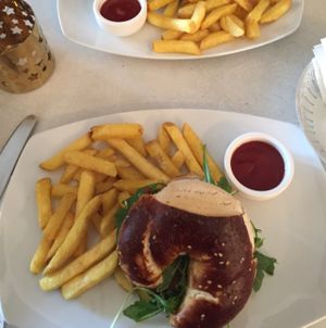 Hey Joe Bagel-Burger at Elle n' Belle Takeaway in Zurich