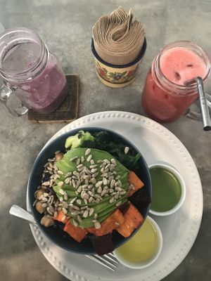 Buddha bowl, vegano smoothie and watermelon juice  at Sirena Morena in Cancun