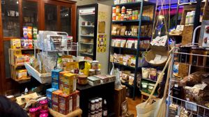 grocery store at Sirena Morena in Cancun