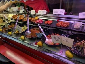 meals at Bee Healthy Shop in Madrid