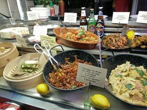 meals at Bee Healthy Shop in Madrid