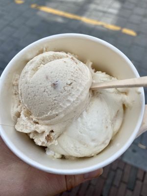 Bolus (local cinnamon sugar bread) and apple pie flavours   at Fresco Middelburg in Middelburg