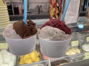 Chocolate Orange with rice Cinnamon and Blueberry with Lemon Mint  at Manna Gelats in Barcelona