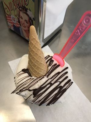 Vegan Apple sorbet and ginger&cinamon at Manna Gelats in Barcelona