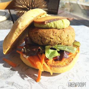 Vegan Burger, Carrot Bread, Green Salad, Broccoli Mayonnaise, and Crispy Smoked Tofu at GREEN - Food Van in Ericeira