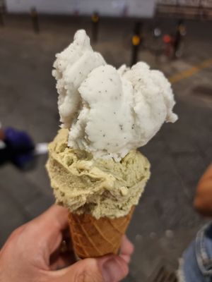 Pistachio and coconut at Edoardo - Piazza del Duomo in Florence