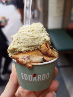 Pistachio and almond paste with caramelized figue at Edoardo - Piazza del Duomo in Florence