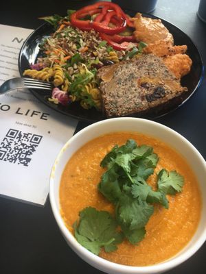 Vegan Buffet + Juice  at Juicebar Truth Health Spirit in Malmo
