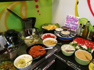 Lunch Buffet at Juicebar Truth Health Spirit in Malmo