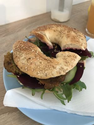 Life Bagel mit Falafel at Taste in Luebeck