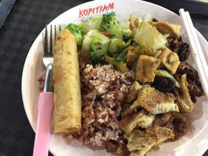food selections at SuManYuan 素满园 - Plaza Singapura in Central Singapore