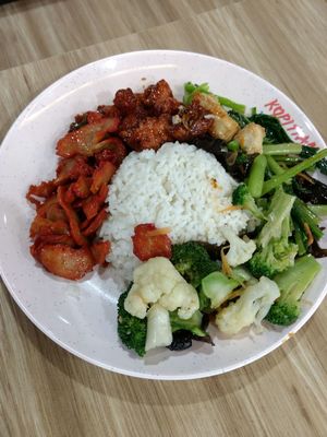 Fi"s at SuManYuan 素满园 - Plaza Singapura in Central Singapore