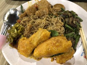 $5.30- beehoon, egg tofu, brinjal long bean, sweet battered fish with curry leaves at SuManYuan 素满园 - Plaza Singapura in Central Singapore