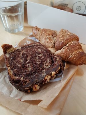 Marbré au chocolat and croissant at Cloud Cakes - Mandar in Paris