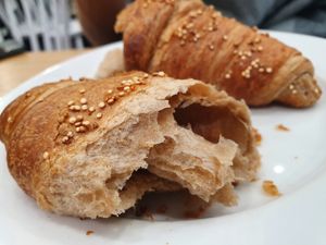 Croissant at Cloud Cakes - Mandar in Paris