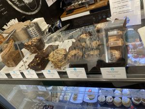 Cookies, croissants, macarons  and muffins all vegan at Cloud Cakes - Mandar in Paris