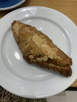 croissant  at Cloud Cakes - Mandar in Paris