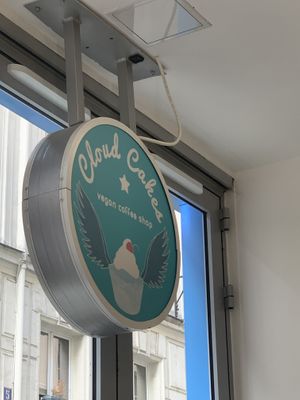 logo at Cloud Cakes - Mandar in Paris