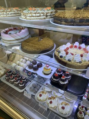 selection of cakes at Cloud Cakes - Mandar in Paris
