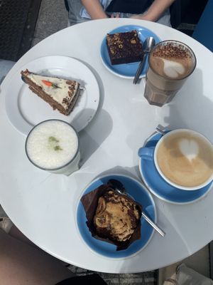 selection of treats at Cloud Cakes - Mandar in Paris