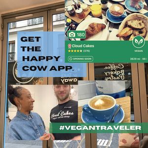 Latte was almost too pretty too drink! Florian was so nice and a well-traveled vegan—we were able to talk about vegan places in NYC we both liked. at Cloud Cakes - Mandar in Paris