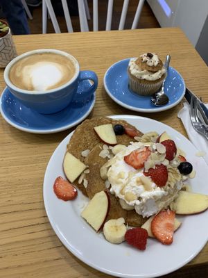 Latte, tiramisu cupcake and pancakes  at Cloud Cakes - Mandar in Paris