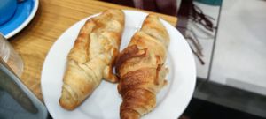 Croissant at Cloud Cakes - Mandar in Paris