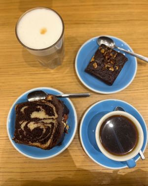 Brownie and the marbled cake  at Cloud Cakes - Mandar in Paris