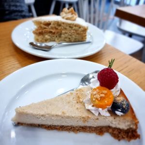 cakes at Cloud Cakes - Mandar in Paris