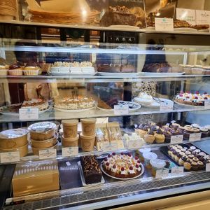 counter at Cloud Cakes - Mandar in Paris