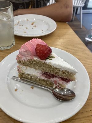   at Cloud Cakes - Mandar in Paris