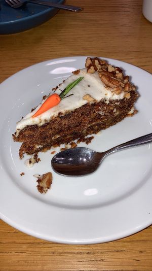 Carot cake 🥕(sucré)   at Cloud Cakes - Mandar in Paris