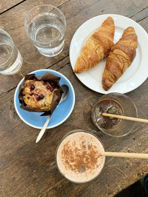 Croissant, Muffin & Drinks  at Cloud Cakes - Mandar in Paris