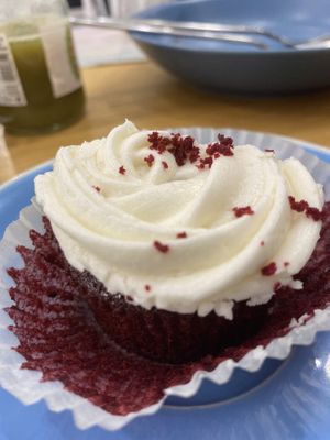 Cupcake red velvet  at Cloud Cakes - Mandar in Paris