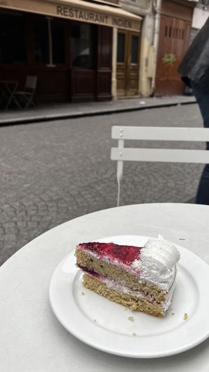 Torta lampone (gâteau de framboise)   at Cloud Cakes - Mandar in Paris
