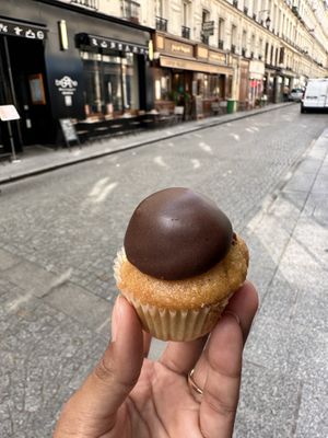 Boston cream cupcake   at Cloud Cakes - Mandar in Paris