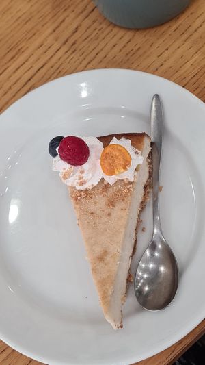 Cheesecake at Cloud Cakes - Mandar in Paris