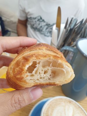 Croissant at Cloud Cakes - Mandar in Paris
