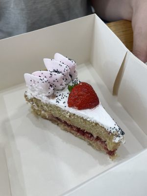 Victoria sponge cake   at Cloud Cakes - Mandar in Paris