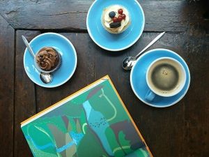 café et cupcakes   at Cloud Cakes - Mandar in Paris