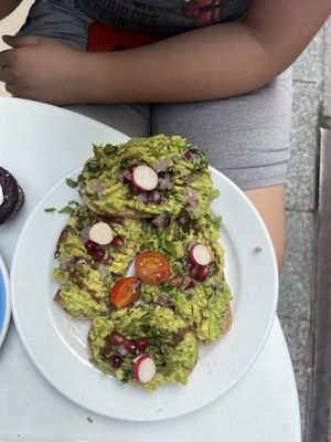 Avo Toast   at Cloud Cakes - Mandar in Paris