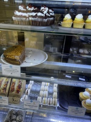   at Cloud Cakes - Mandar in Paris