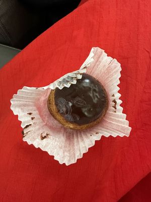 Mini eclair   at Cloud Cakes - Mandar in Paris